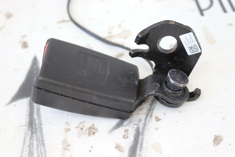 VAUXHALL CORSA E 2014-ON RIGHT SIDE REAR SEAT BELT BUCKLE 13427735