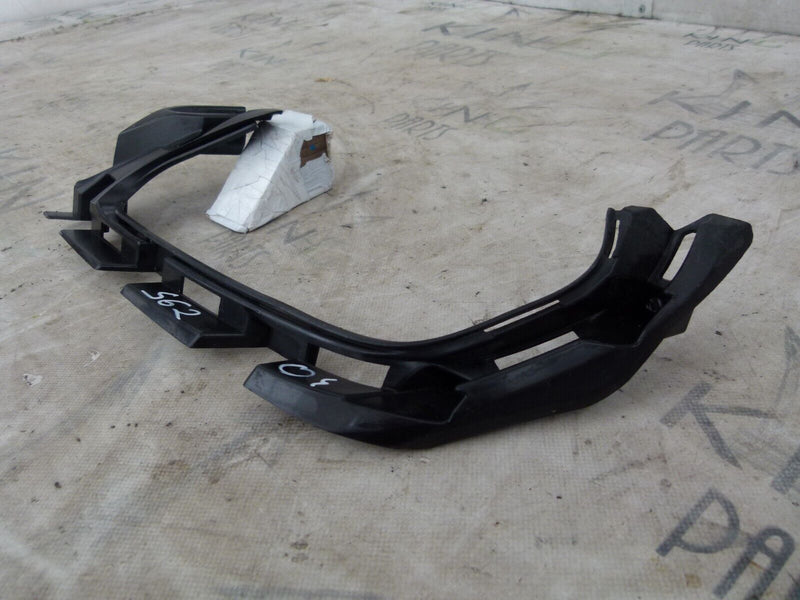 VOLVO XC40 2018-22 REAR BUMPER EXHAUST LEFT BRACKET GENUINE 31407967
