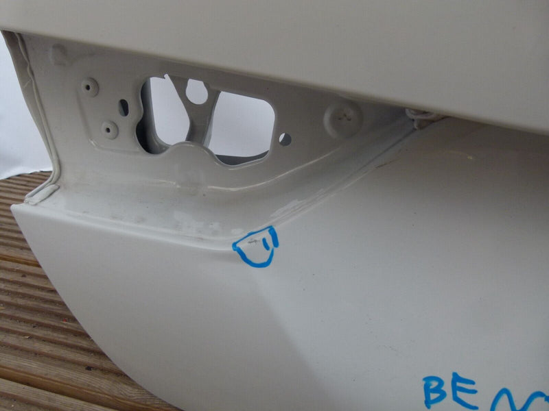 BMW 1 SERIES F40 2019-ON GENUINE REAR TAILGATE PANEL in WHITE