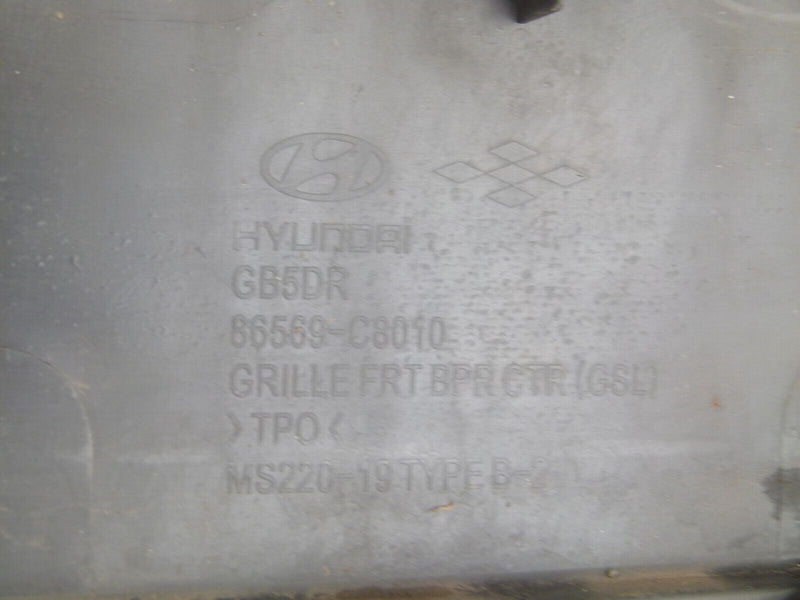 HYUNDAI i20 5DR GB SE 2014-2018 FRONT BUMPER & GRILL GENUINE 86569C8010