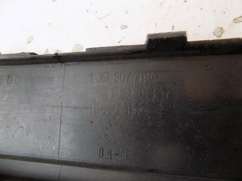 VW GOLF IV MK4 1997-03 TRIM MOULDING STRIP FRONT BUMPER COVER 1J0807719A