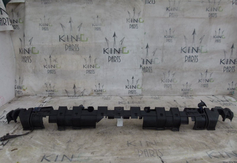 MERCEDES VIANO 2003-10 REAR BUMPER CENTRE BRACKET GENUINE A6398800271