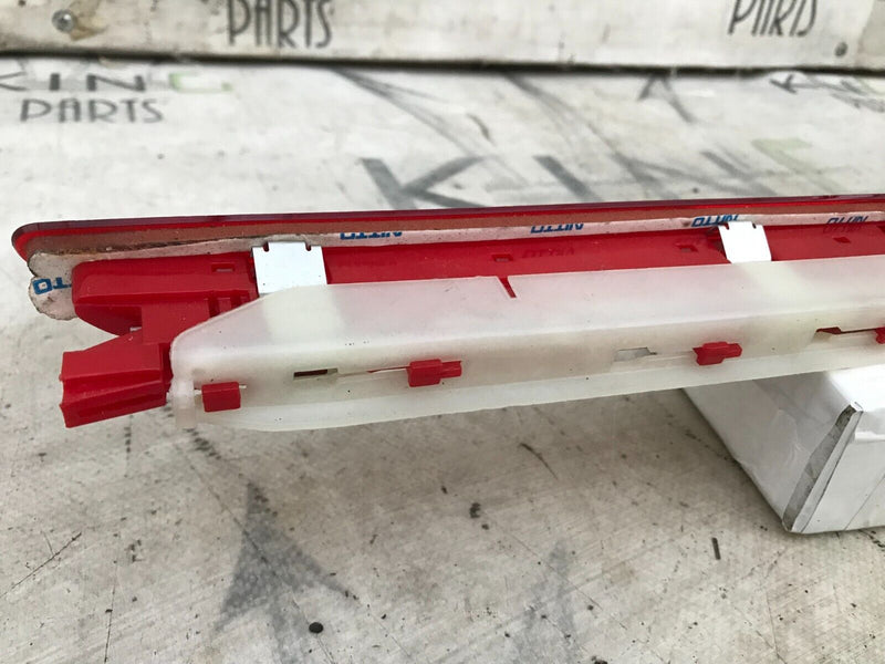 VW TOUAREG 7P 2011-2015 GENUINE REAR LIGHT STOP LED THIRD BRAKE LIGHT 7P6945087B