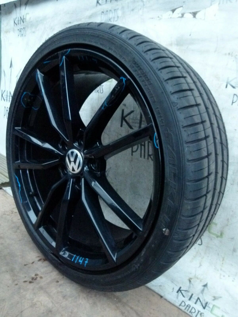 VW GOLF R 19" 8JX19H2 ET50 ALLOY WHEEL PRETORIA 5G0601025CK TYRE 235/35 R19 1147