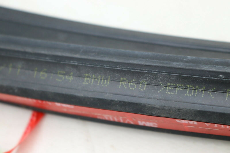 MINI COUNTRYMAN R60 2010-2016 FRONT RIGHT DOOR WINDOW SEAL GUIDE TRIM 9800548