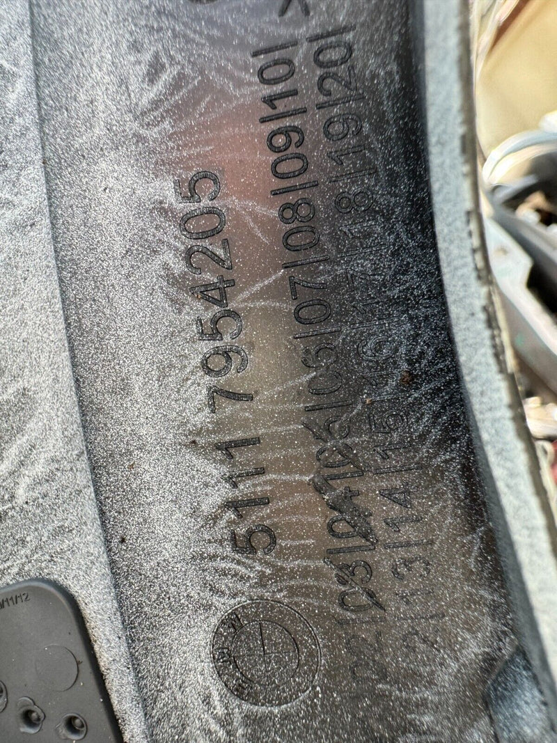 BMW X1 F48 xLINE FACELIFT 2020-ON FRONT BUMPER & *NEW TOP GRILL 6x PDC