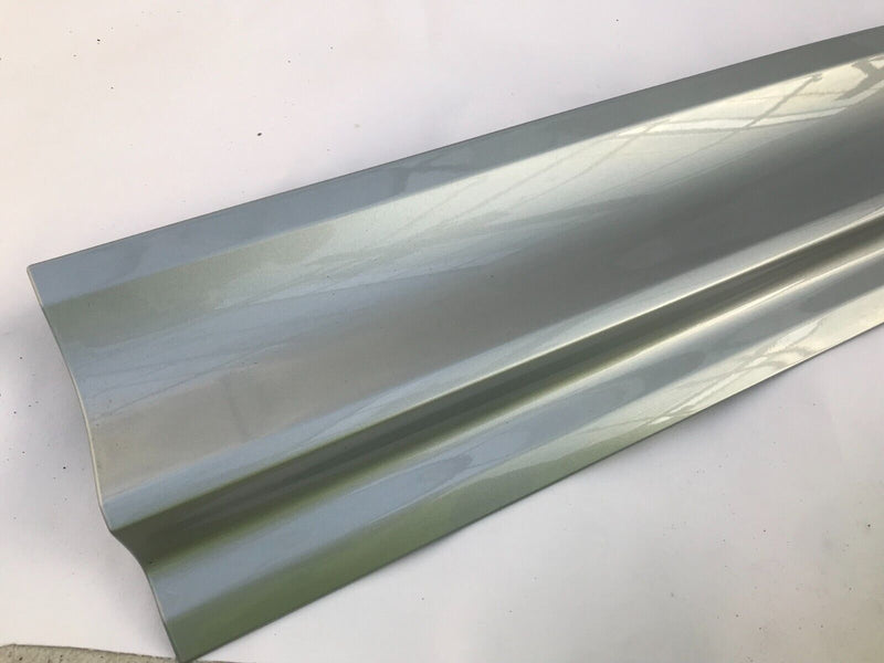 PORSCHE MACAN S T GTS 2022  FRONT DOOR PANEL TRIM MOULDING RIGHT SIDE 95B837890