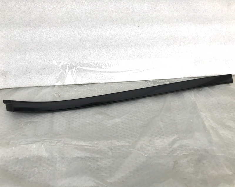 MERCEDES GLC X253 16-21 FRONT WINDSCREEN LEFT SIDE WINDSHIELD TRIM A2536902903