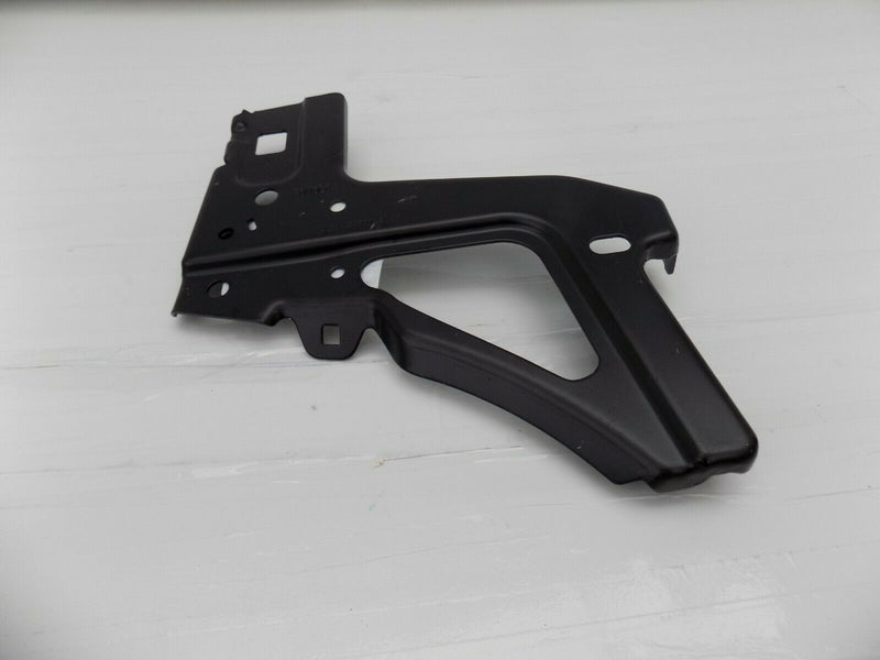 FORD FOCUS CONNECT KUGA FRONT LEFT SIDE WING BRACKET SUPPORT NEW 1855666 /S40-35