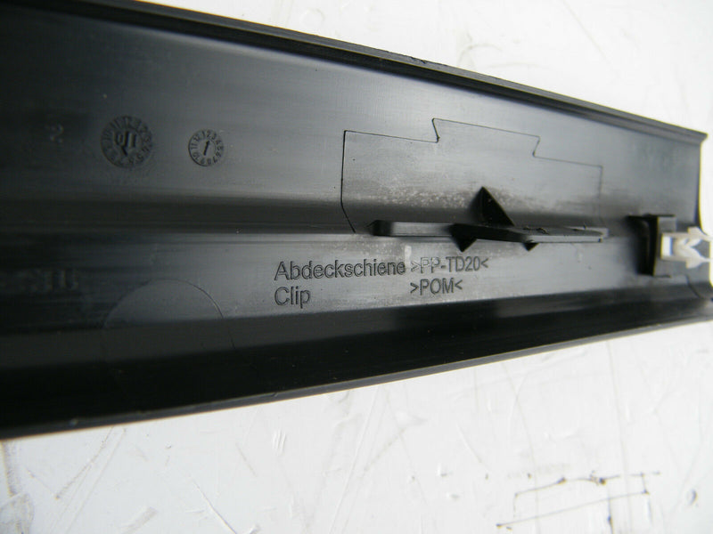 MERCEDES W212 E 2010-15 FRONT RAIL PAVEMEN RIGHT SIDE TRIM PANEL O/S A2126860236