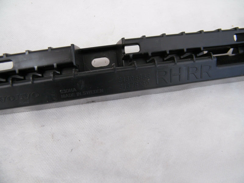Volvo XC90 2016-17 Exterior-Rear Bracket Right  (V048)