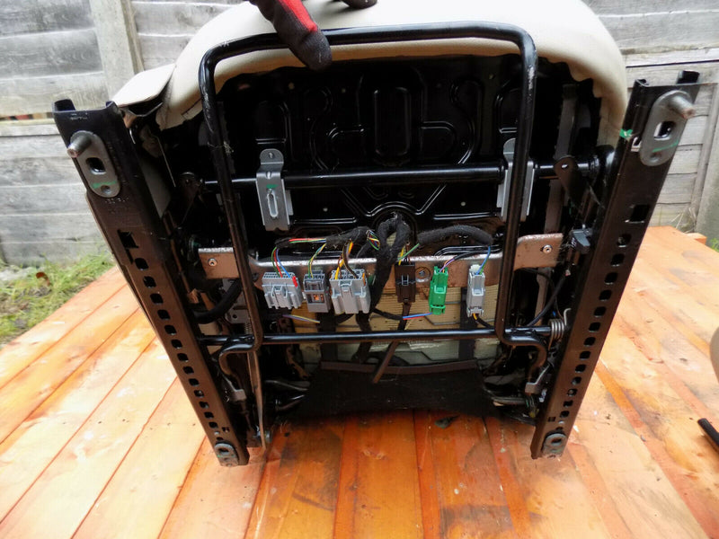 RANGE ROVER EVOQUE GENUINE FRONT SEAT LEATHER RIGHT DRIVER SIDE