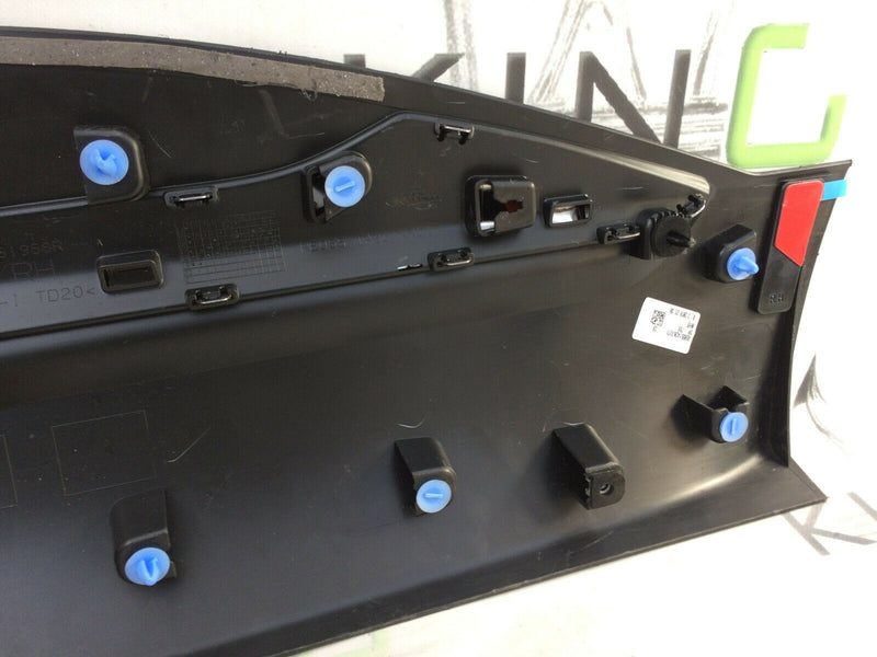 RENAULT KADJAR 2015-ON REAR DOOR PANEL RIGHT SIDE TRIM MOULDING 828761958R