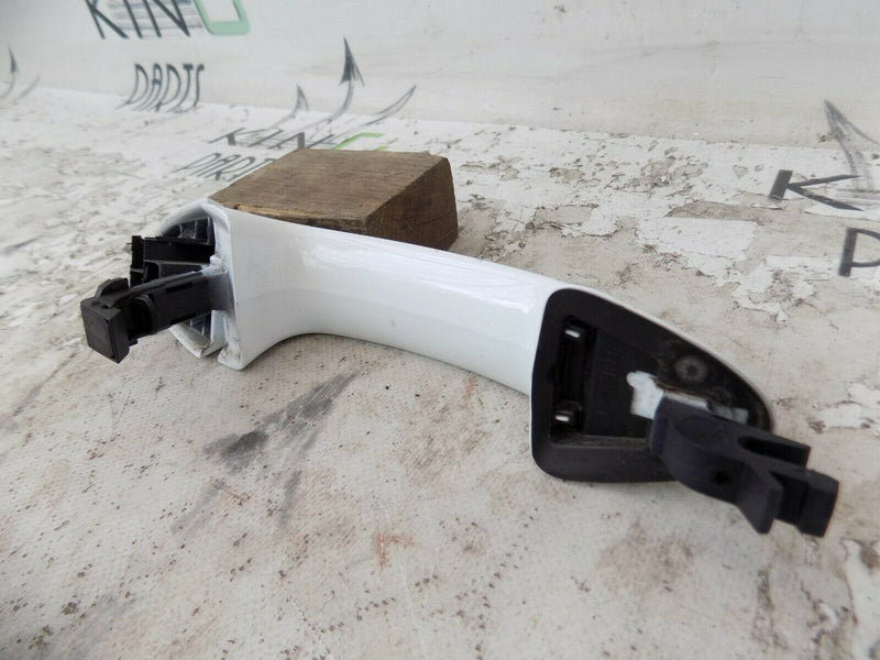 FORD FIESTA MK7 ST-LINE FRONT LEFT DOOR HANDLE EXTERIOR WHITE COMPLETE