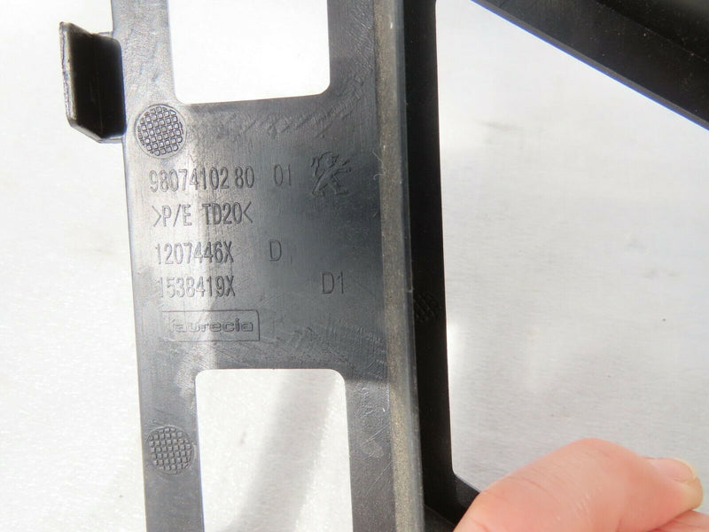 PEUGEOT 308 2014-ON Rear Bumper Right Bracket Holder 9807410280 /S59-14
