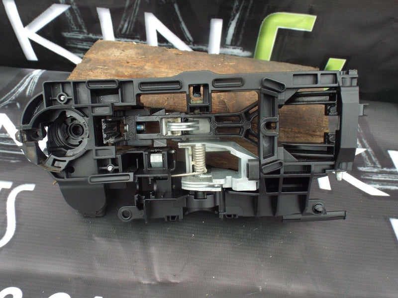 BMW F10 F11  2010-2016 FRONT  DOOR HANDLE MOUNT CARRIER RIGHT DRIVER SIDE O/S