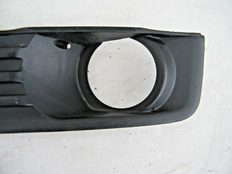 FORD FOCUS MK2 2004-10 FRONT BUMPER LEFT FOGLIGHT SURROUND 4M5119953AE (S16-15)