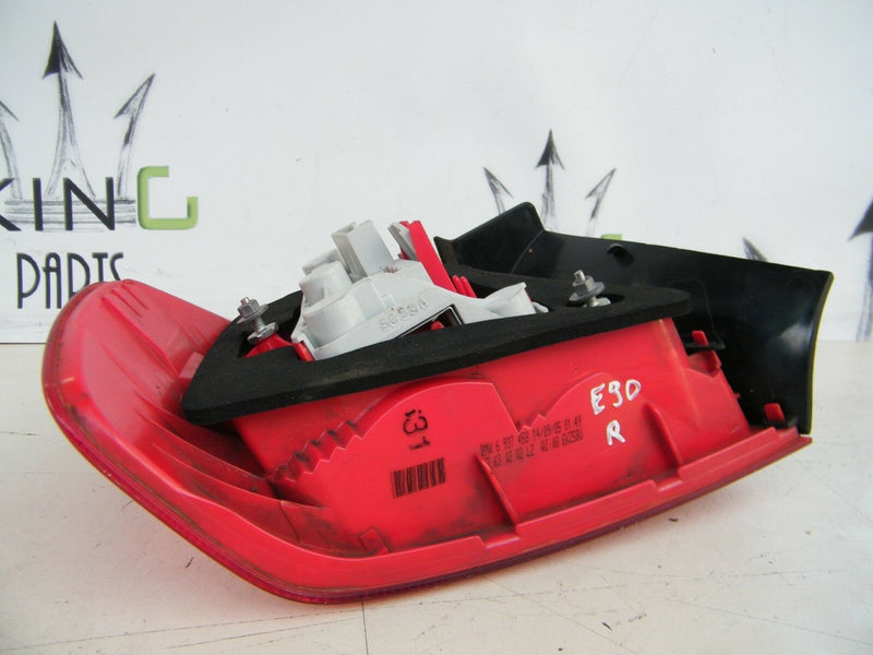 BMW 3 SERIES E90 2005-2013 DRIVERS RIGHT SIDE REAR LIGHT ASSEMBLY 6937458