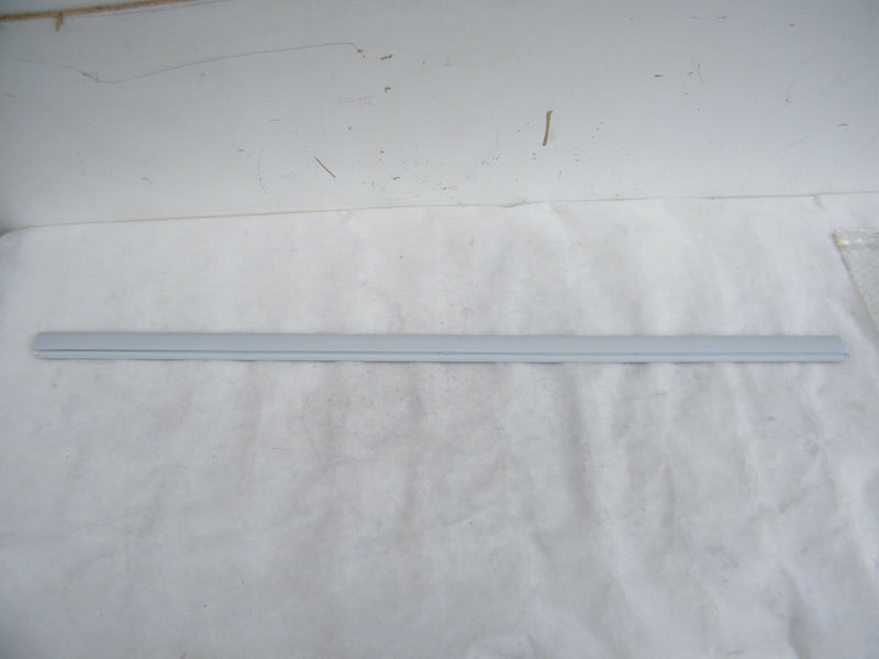 VW PASSAT 2000-05 FRONT LEFT DOOR BAR PROTECTIVE COVER MOULDING 3B0898571 (VW39)