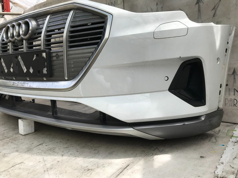 AUDI E-TRON 2018-ON COMPLETE FRONT BUMPER- GRILL, iCAM, WIRING, SENSORS... ALL !