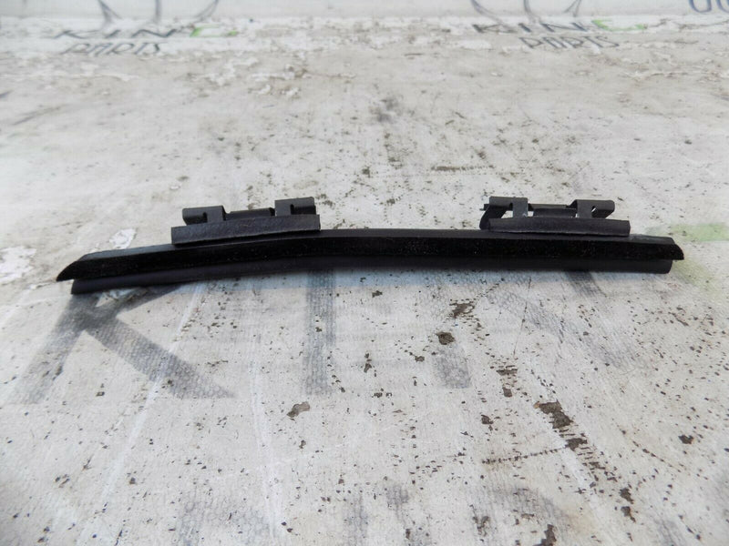 MERCEDES C-CLASSC 180 W204 ESTATE 2007-2014 FCL DOOR SEALING RAIL REAR LEFT