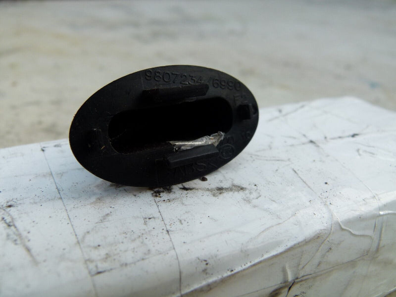 MINI COUNTRYMAN R60 2010-14 DUMMY CAP PARTITION NET EYELET GENUINE 9807234