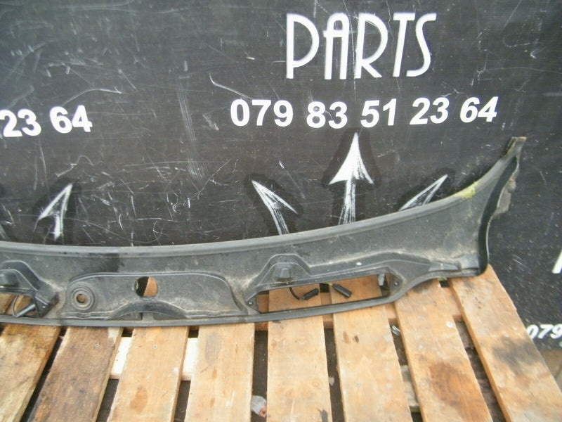 BMW 3 Series E91 90 09-11 FRONT TOP WIPER MOTOR TRIM PANEL TRAY COVER WINDSCREEN
