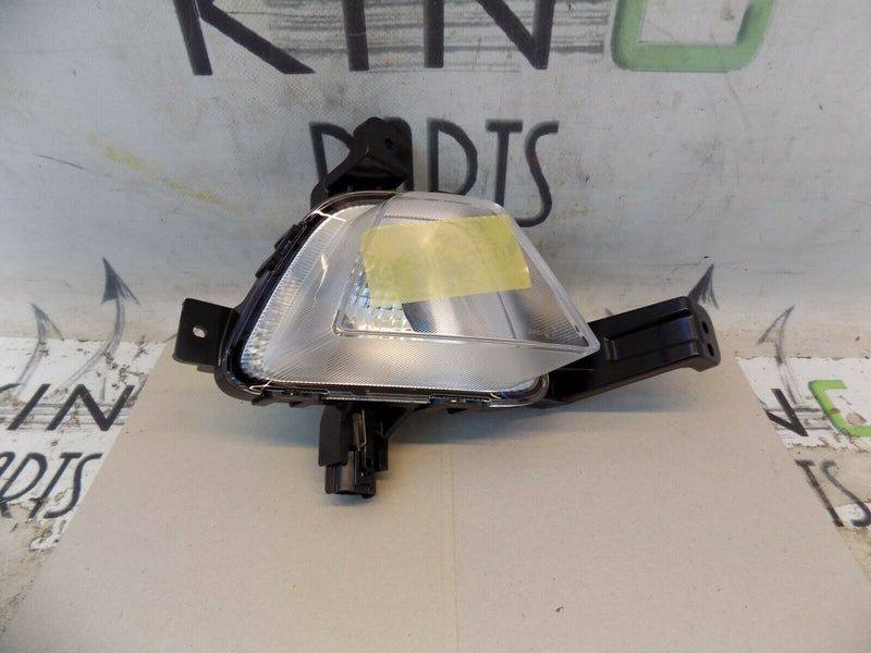 HYUNDAI i30 2017-2020  FRONT RIGHT HALOGEN DRIVER SIDE GENUINE 92208-G40
