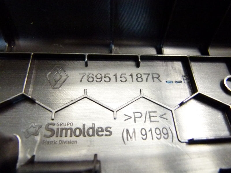 RENAULT CAPTUR 2020-ON RIGHT DRIVER SIDE FOOT STEP TRIM 769515187R