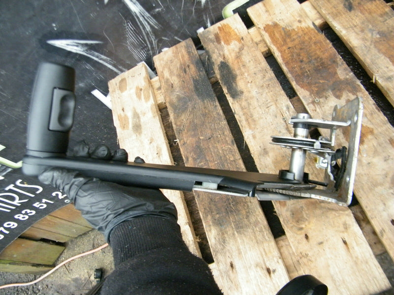 BMW MINI R60 Countryman 2.0SD Diesel 10-16 Handbrake Hand Brake Handle 9811241