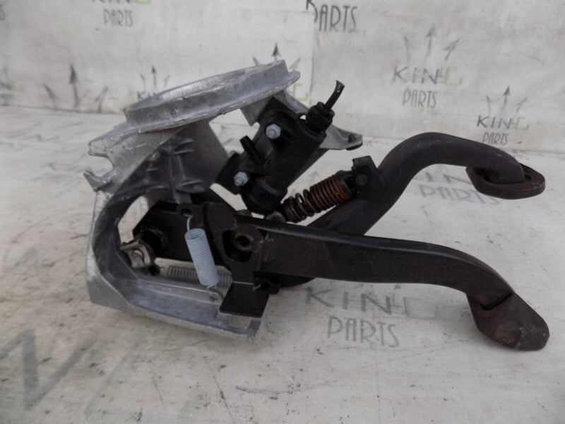 BMW F30 F31 2012-2015 CLUTCH & BRAKE PEDAL ASSEMBLY WITH BRACKET 67871110 #