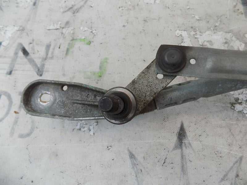 BMW 5 SERIES F10 F11 FRONT WINDSCREEN WIPER MOTOR & LINKAGE 7272452 7272638