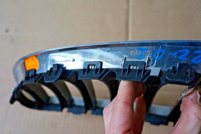 BMW 5 SERIES 2003-2010 CHROME FRONT LEFT KIDNEY GRILLE GENUINE 10627110 (S22-02)