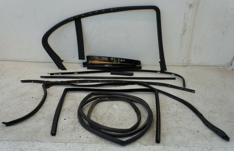 BMW 5 SERIES E60 M5 2003-2010 REAR LEFT DOOR TRIM STRIP MOULDING SEAL KIT