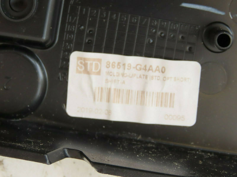 HYUNDAI i30 2019-ON FASTBACK FRONT NUMBER PLATE HOLDER SHORT *NEW* G4AA0