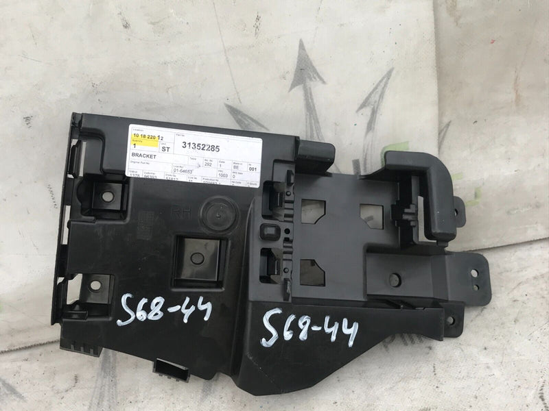 VOLVO V60 D4 MK1 REAR BUMPER RIGHT BRACKET 31352285 2015