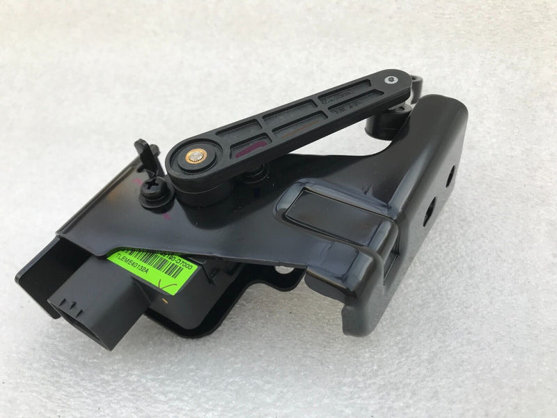 HYUNDAI TUCSON MK3 TL 2015-2019 HEADLIGHT LEVELING SENSOR & BRACKET 92190-D7000