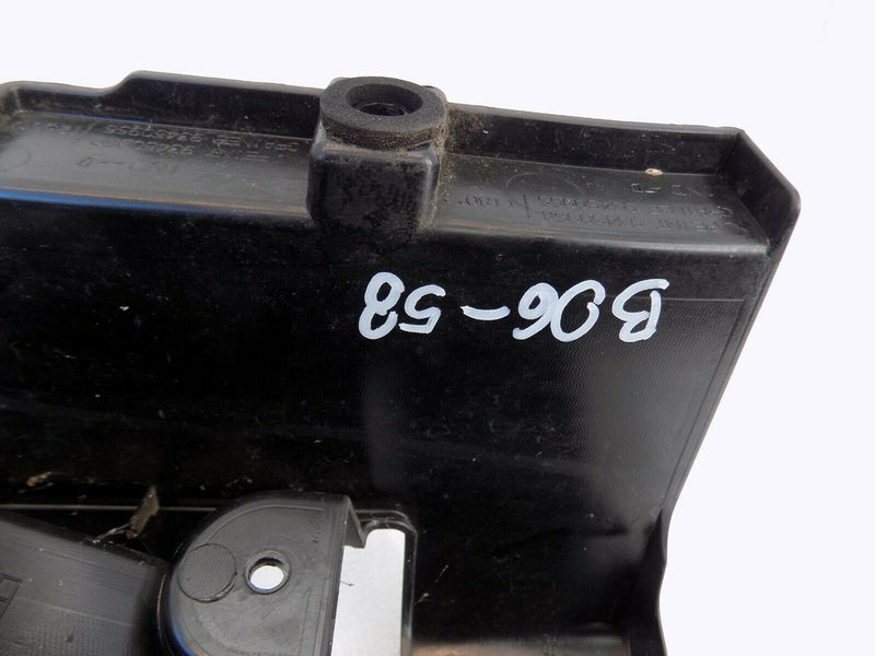 RENAULT TRAFIC III 2014-ON REAR LEFT LAMP BRACKET HOLDER 93450955 /B06-58