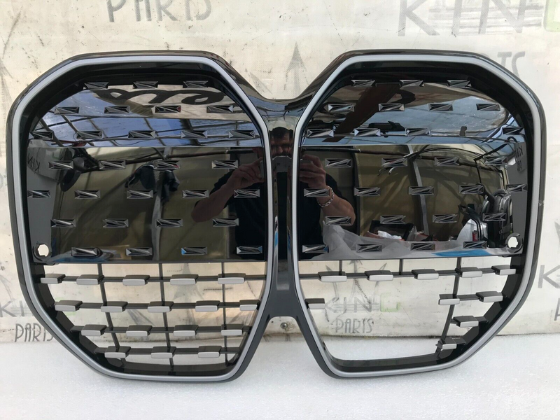 BMW i4 G26 2022-2024 FRONT BUMPER GRILL RADIATOR *(RADAR HOLE)  946346