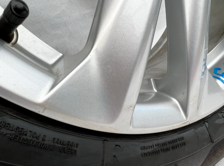 NISSAN QASHQAI J10 J11 17" ALLOY WHEEL & TYRE 7J 4EA1A 215/60/17