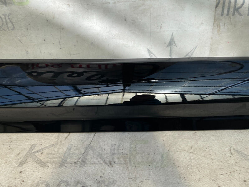 LAND ROVER DISCOVERY L462 2017-ON FRONT LEFT DOOR MOULDING TRIM HY3M21065