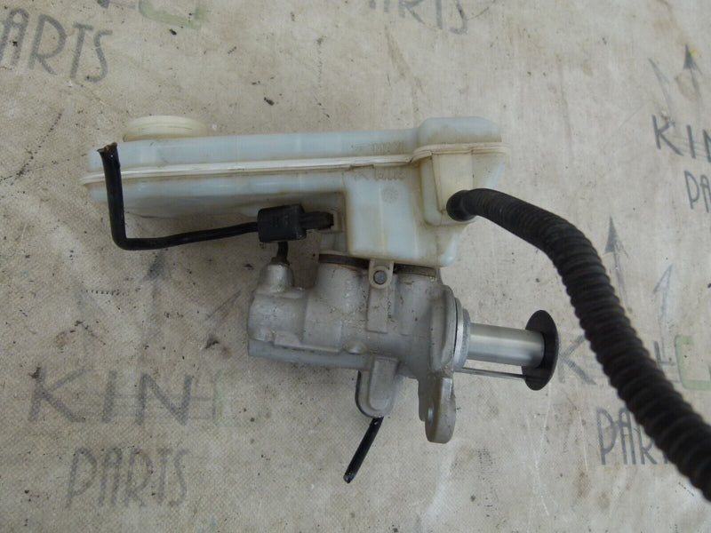 VW UP 2011-2016 BRAKE MASTER CYLINDER WITH FLUID PUMP GENUINE 32668744