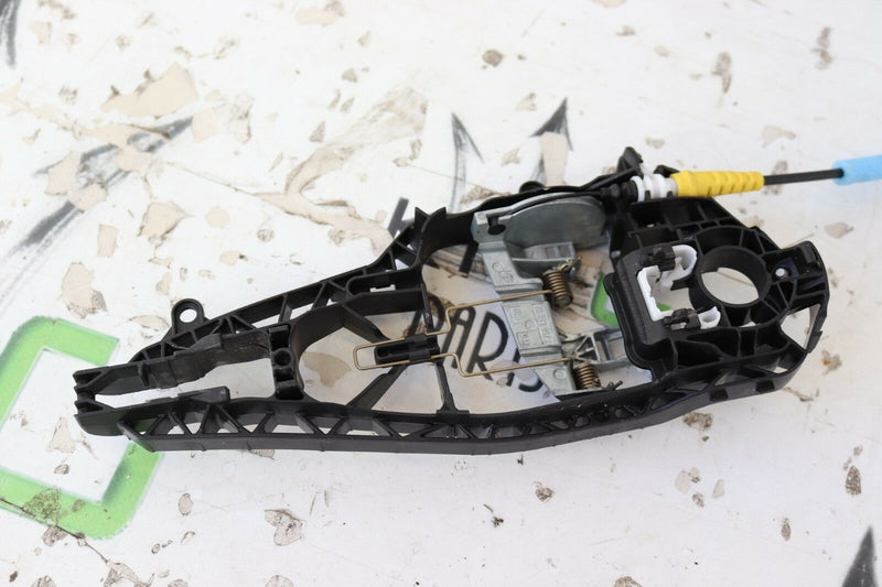 MINI ONE/ S/ COOPER F55 2014-ON 5DR REAR RIGHT DOOR LOCK ACTUATOR HANDLE BRACKET