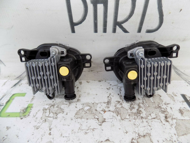 VOLVO V90 S90  RHD FRONT RH+LH  HALOGEN FOG LIGHTS COMPLETE  32228794///32228795
