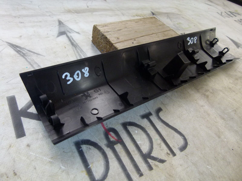 PEUGEOT 308 SW ESTATE 2017-21 FRONT LEFT DOOR INNER TRIM 9677521877