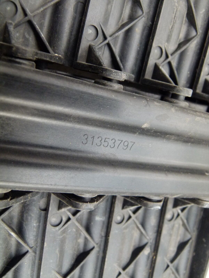 VOLVO XC90 MK2 2015-19 LOWER RADIATOR AIR GUIDE TRIM GENUINE 31353797