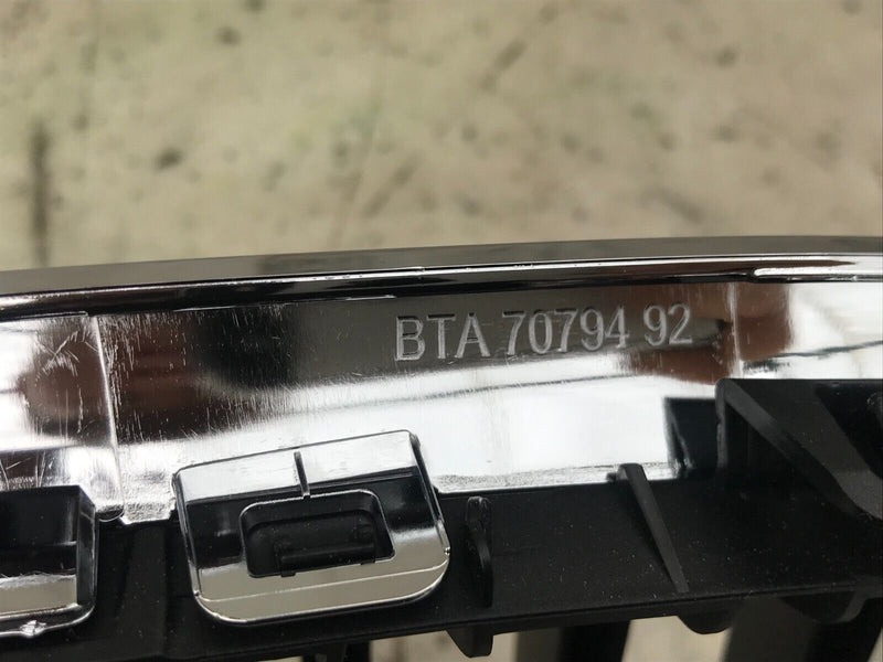 BMW 1 F20 2014 FRONT RADIATOR RIGHT GRILLE BASIS 51137239022 7239022