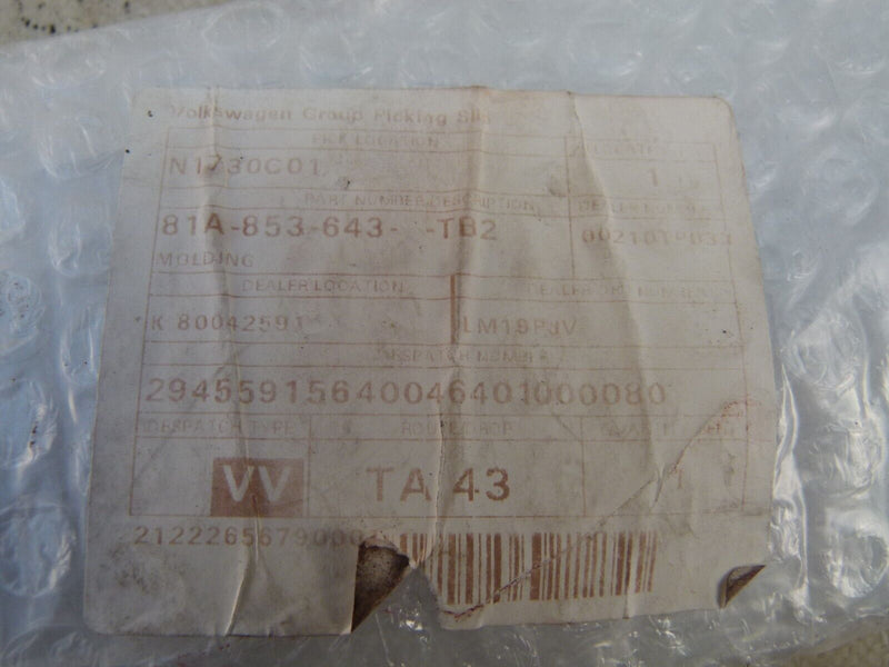 AUDI Q2 S-LINE 2016-20 FRONT BUMPER CENTRE TRIM GENUINE 81A853643 S95-05