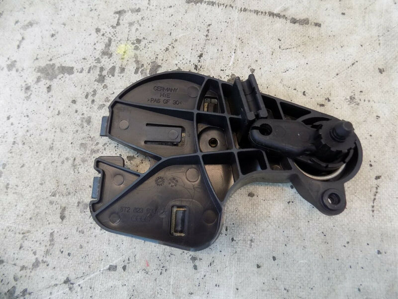 AUDI A4 B8 8K 1.8 TSFI 2009-2015 INTERIOR BONNET RELEASE HANDLE 8T2823633