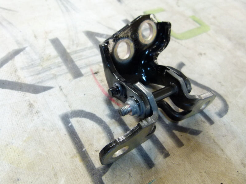 RENAULT CAPTUR 2020-ON MOUNTING BRACKET HOLDER T122003